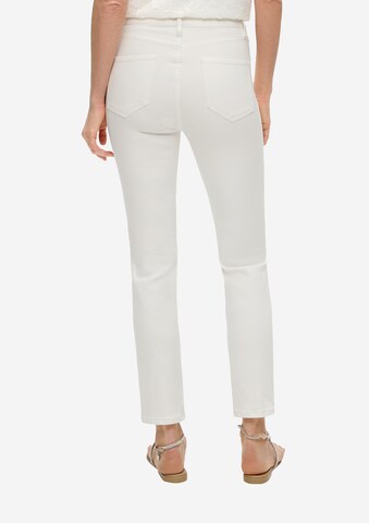 s.Oliver BLACK LABEL Slim fit Jeans 'Betsy' in White
