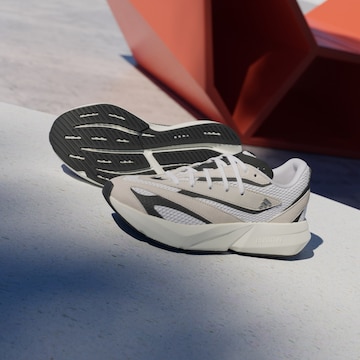 smėlio ADIDAS SPORTSWEAR Sportbačiai be auliuko 'Lightstride'