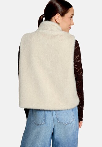 zero Vest in Beige