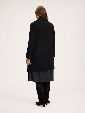 Cappotto di mezza stagione di Fiorella Rubino in nero