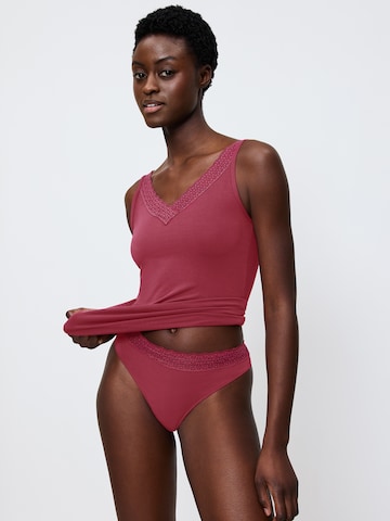 TRIUMPH - Tanga ' Feel of Modal ' en rojo