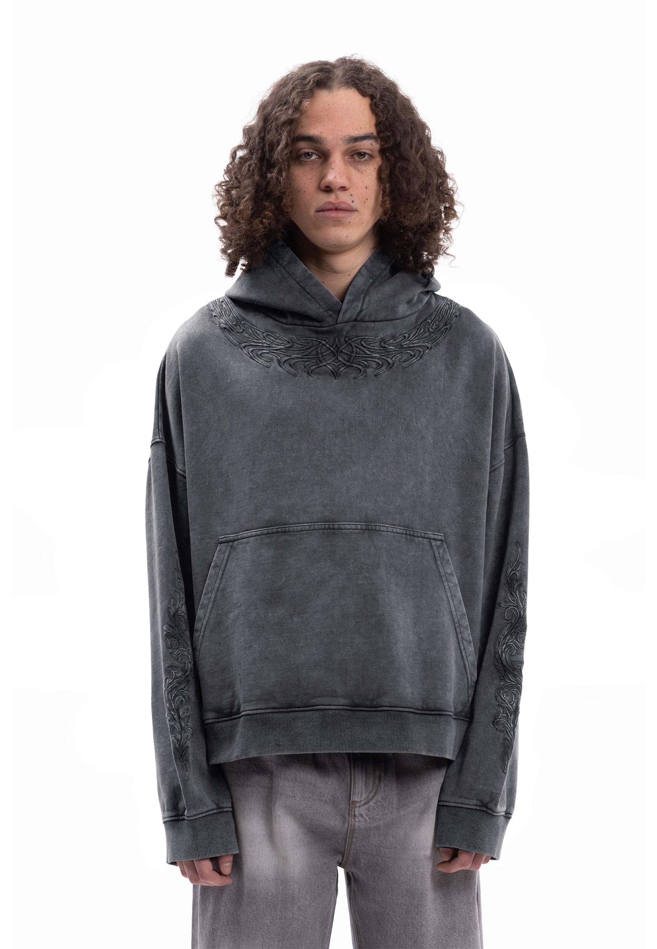 FAVELA Sweatshirt 'Tribal' in Schwarz: Vorderseite