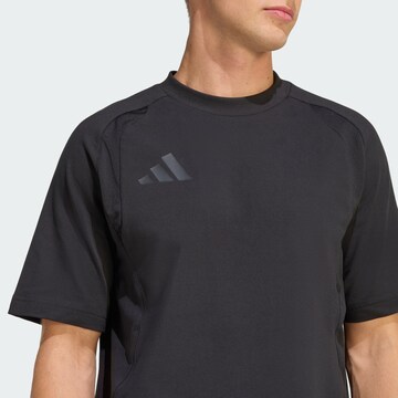 ADIDAS PERFORMANCE - Camiseta funcional 'Tiro Travel' en negro