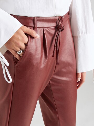 Coupe slim Pantalon à pince 'POPTRASH' ONLY en marron