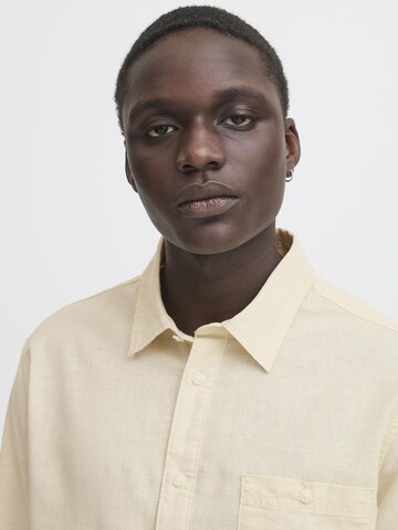 BLEND - Regular Fit Camisa ' BHBAY LINEN ' em bege