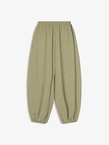 Bershka Tapered Nadrág - zöld