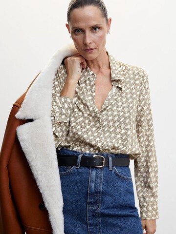 MANGO Blouse in Beige: voorkant