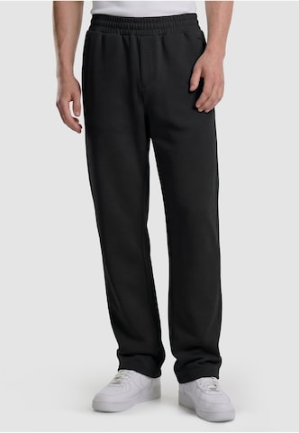 Urban Classics Loose fit Pants in Black: front