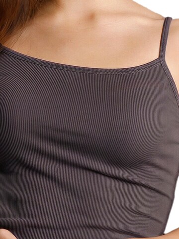 Nina von C. Undershirt 'Bamboo Rib' in Brown