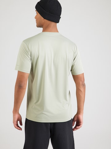 COLUMBIA Функционална тениска 'Hike' в зелено
