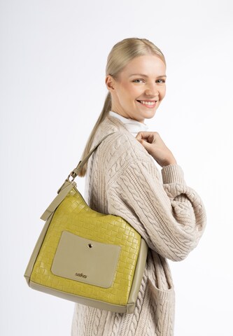 Usha Shoulder Bag in Green: front