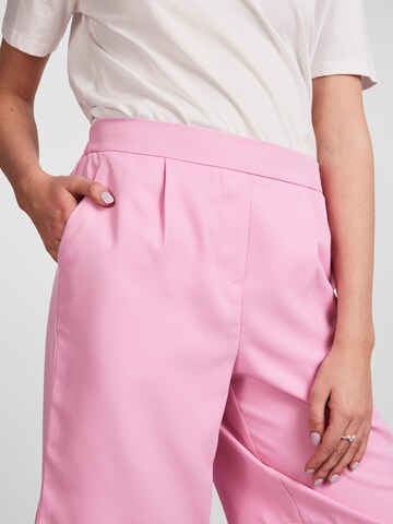 PIECES Loosefit Élére vasalt nadrágok 'Tally' - rózsaszín