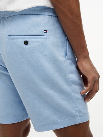 Loosefit Pantalon chino TOMMY HILFIGER en bleu