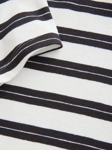 Next T-Shirt in Schwarz