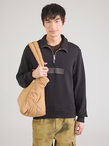 NAPAPIJRI Sweatshirt in Schwarz: Vorderseite