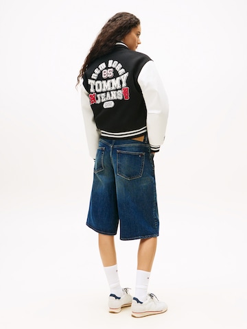 Tommy Jeans Демисезонная куртка в Черный: спереди