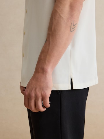Fit confort Chemise 'Hanno' DAN FOX APPAREL en blanc