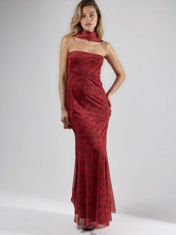 Hiccup Dress in Red: front