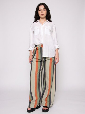 Thinking MU Luźne Spodnie 'QUICK STRIPES PAT PANTS MULTI COLOR' w kolorze mieszane kolory: przód