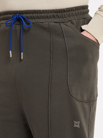 Pequs Regular Trousers in Grey