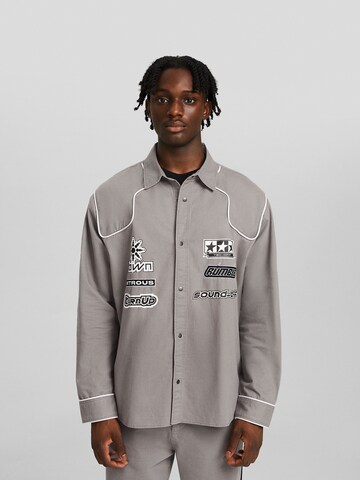 Bershka Regular fit Button Up Shirt in Grey: front