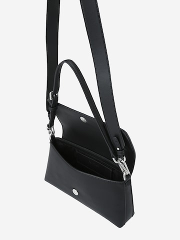 Borsa a spalla 'Must' di Calvin Klein in nero