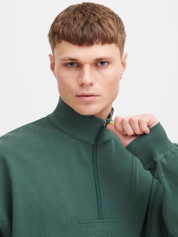 !Solid - Sweatshirt 'ILHAM' em verde