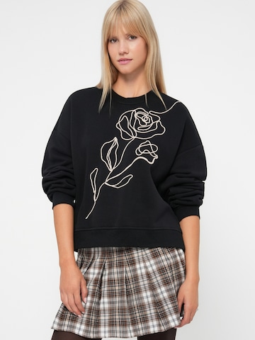 ONLY Sweatshirt 'ONLELISANNA' in Zwart