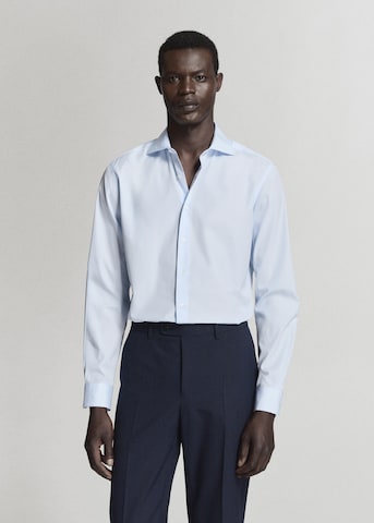 MANGO MAN Regular fit Бизнес риза 'EMERITOL' в синьо: отпред