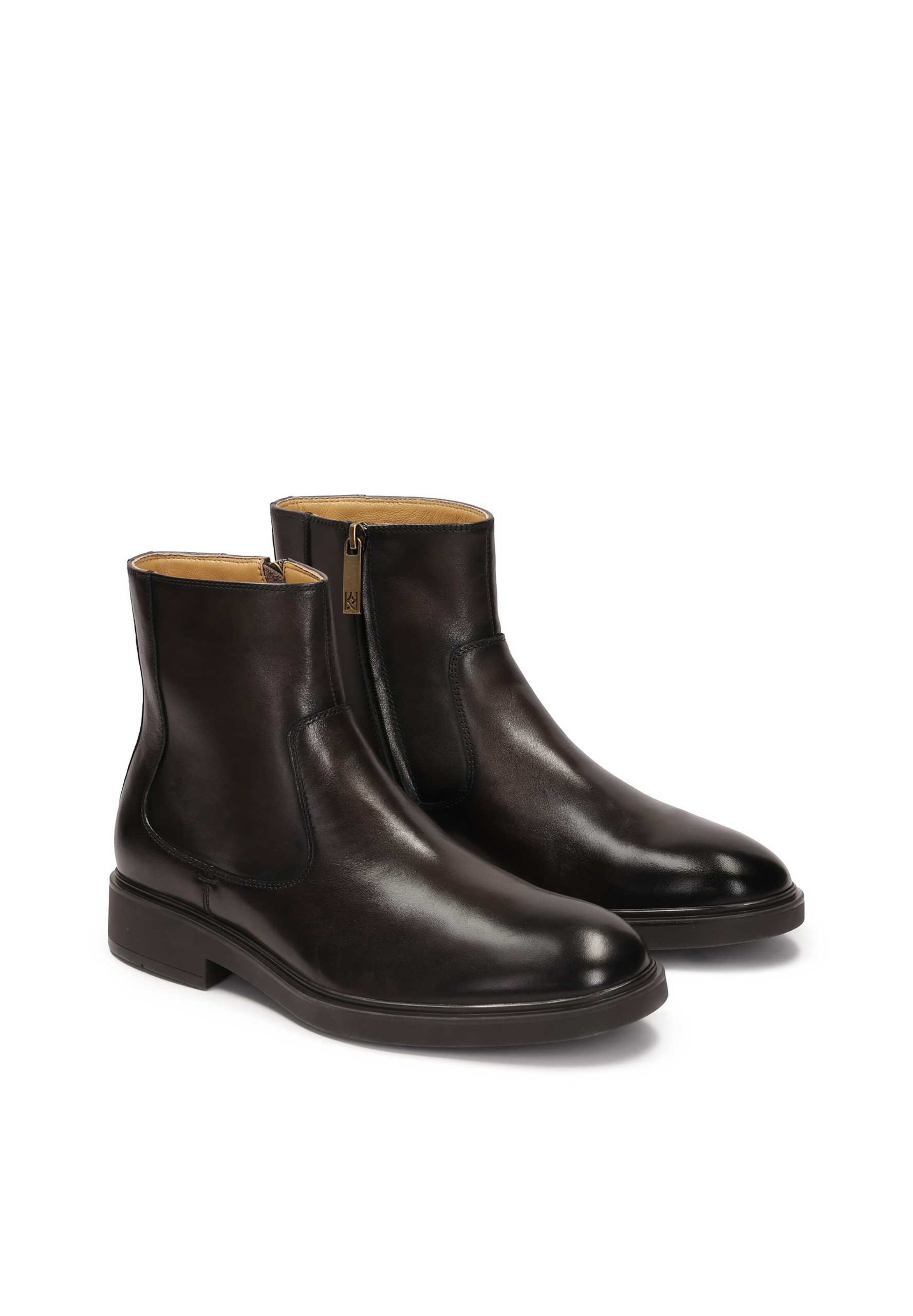 Kazar Boots in Brown