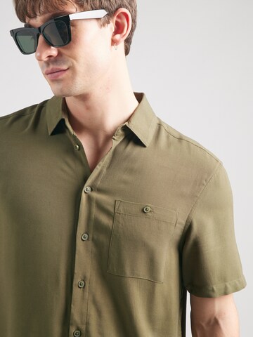 BLEND Regular fit Button Up Shirt in Green