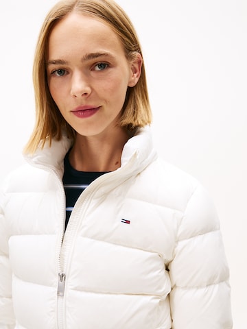 Tommy Jeans Talvitakki värissä valkoinen