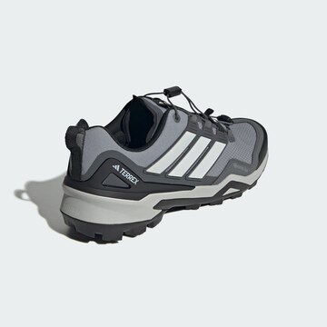 Chaussure basse 'Skychaser' ADIDAS TERREX en gris
