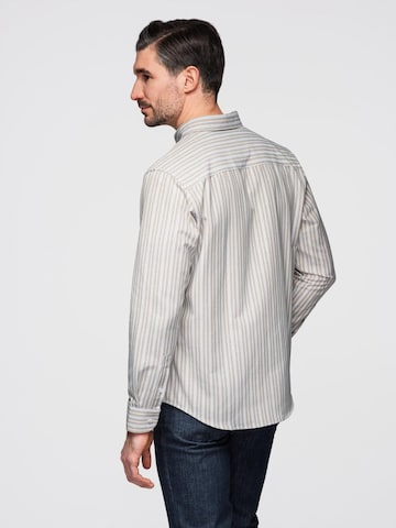 Coupe regular Chemise Ombre en beige