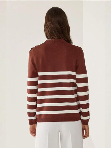 Hiccup - Pullover em castanho