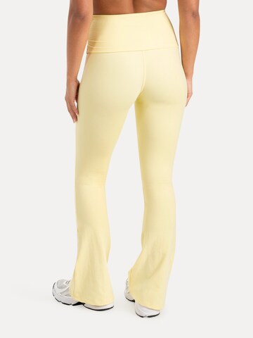 évasé Leggings ' Florea ' Smilodox en jaune