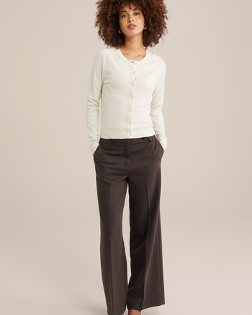 WE Fashion Loose fit Trousers in Brown