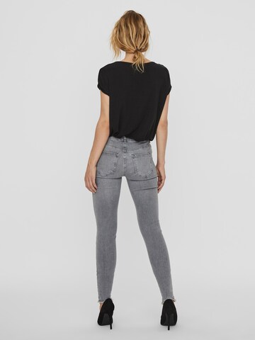 VERO MODA Skinny Jeans 'Hanna' i grå