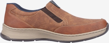 Rieker - Sapato Slip-on em castanho