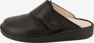 Finn Comfort Clogs 'Amalfi' in Zwart: voorkant