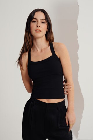 A LOT LESS - Top 'Louisa' en negro: frente