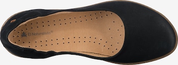 EL NATURALISTA Ballet Flats in Black