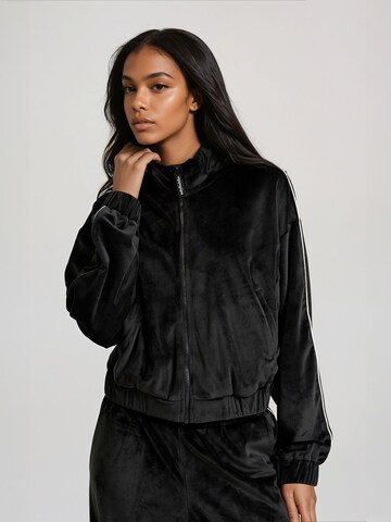 Funky Buddha Sweatshirt in Black: front