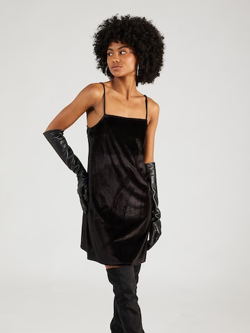 Monki - Vestido em preto: frente