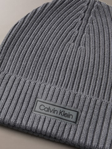 Calvin Klein Mütze in Grau