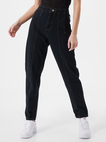 Missguided Tapered Jeans in Black: front