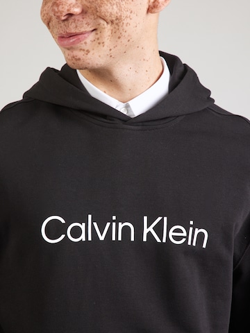 Felpa di Calvin Klein in nero