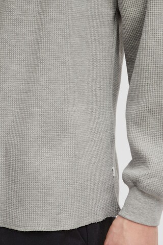 !Solid Sweatshirt in Grau
