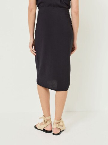 Tamaris Skirt in Black