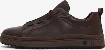 Derimod Slip on boty – hnědá: přední strana